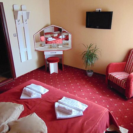 Hotel Serpanok Técső Kültér fotó